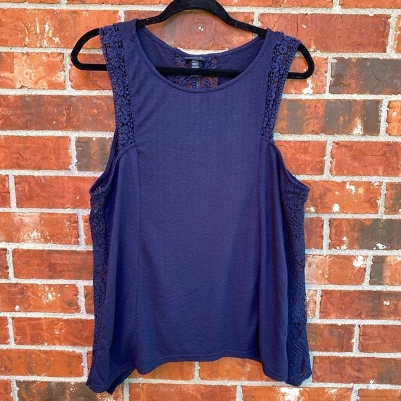 Torrid 1 Womens Blue Crochet Trim Split Back Tank Top - Picture 2 of 10